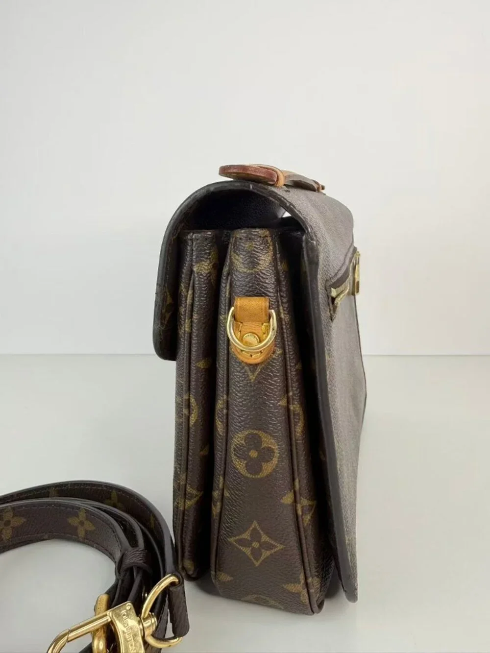 Louis Vuitton Pochette Metis
